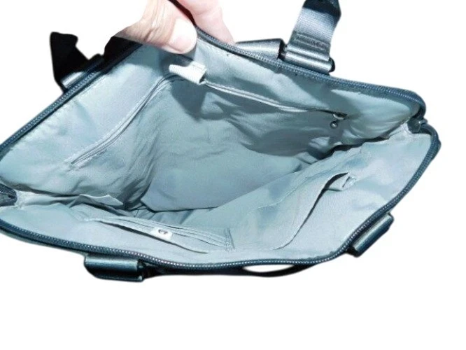 Bolso de mano de viaje estilo mochila Baggallini usado en excelente estado $119 Foto 3 de 4