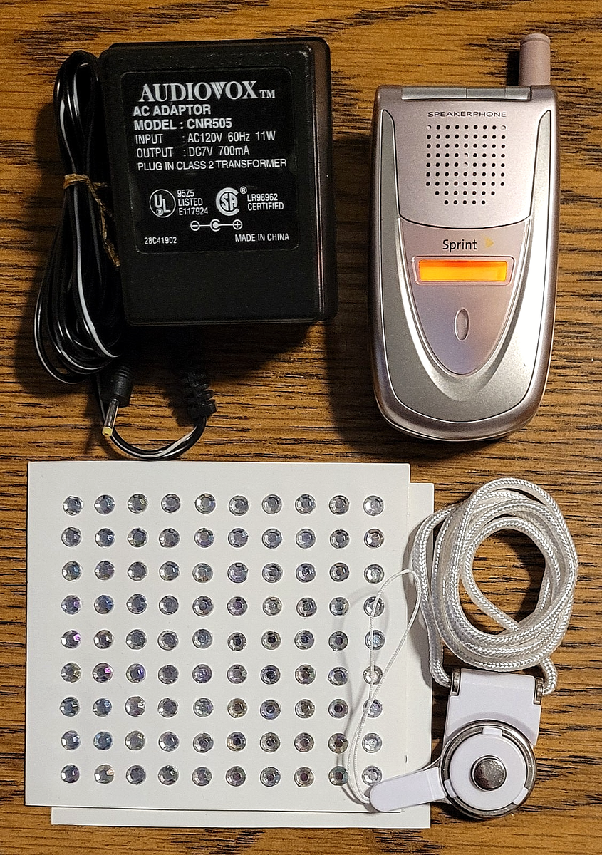 Sanyo VI-2300 - Light Pink and Silver ( Sprint ) Flip Phone - Very