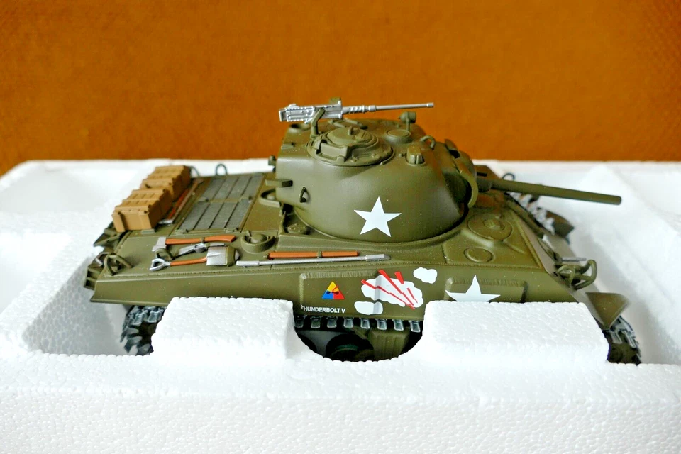 1:35 MINICHAMPS Tank Sherman M4A3 - Die cast Model Tank Scale 7" long WWII - Photo 2/4
