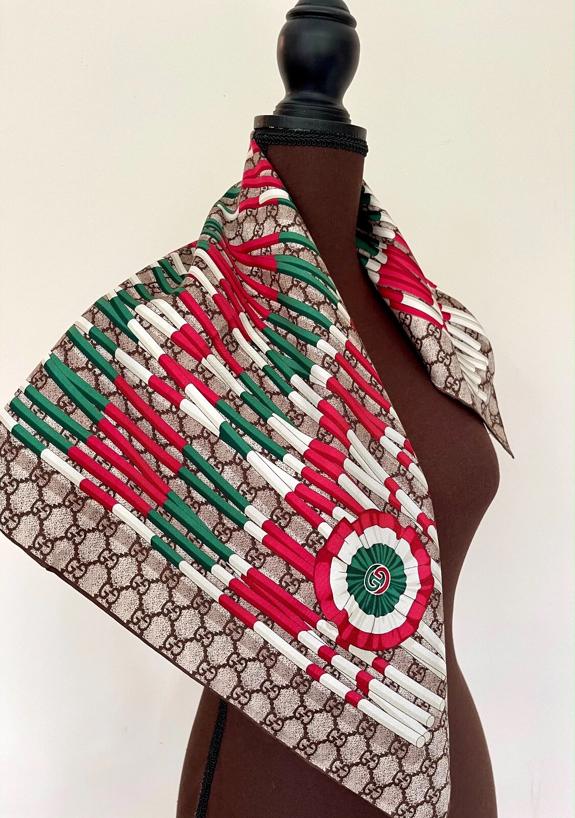 Écharpe unisexe Gucci logo GG club marron beige rouge soie wrap avec boîte cadeau Gucci