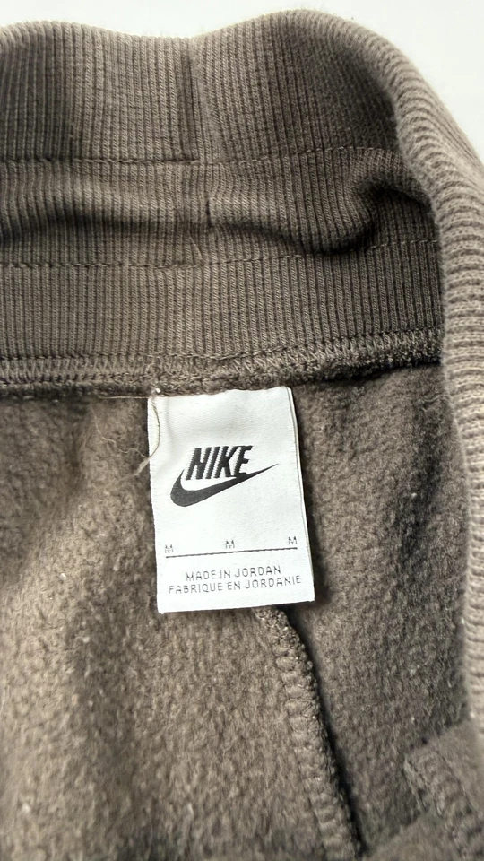 Шорты женские Nike средние коричневые флисовые с карманами на шнурке Phoenix FD1409-237 - Изображение 3 из 4