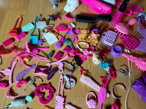 Barbie Zubehör, Konvolut, Handtaschen, Haarbürsten, Haarspangen, über 70 Teile - Bild 5 von 5