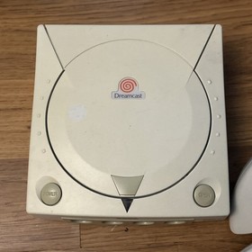Sega Dreamcast Console HKT-3020 Bundle 2 Controller & Cables Games Fully Tested
