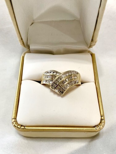 Vintage 10k Gelbgold 4,1 Gramm Baguette runder Diamant Cocktail Ring Größe 9,5