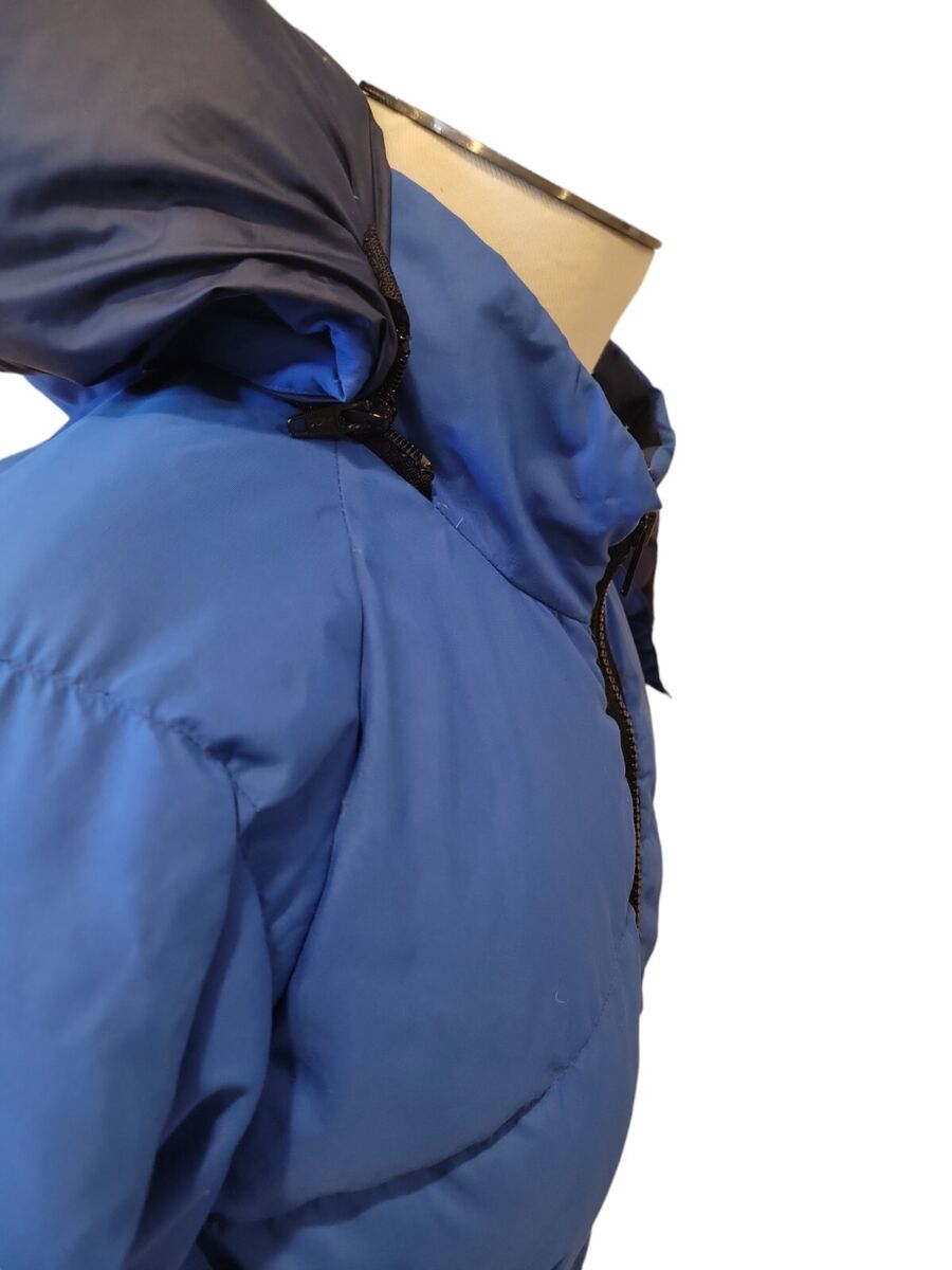 Vintage Marmot Mountain Works Gore-Tex Blue Hooded Down Vintage Marmot Mountain Works Gore-Tex Blue Hooded Down