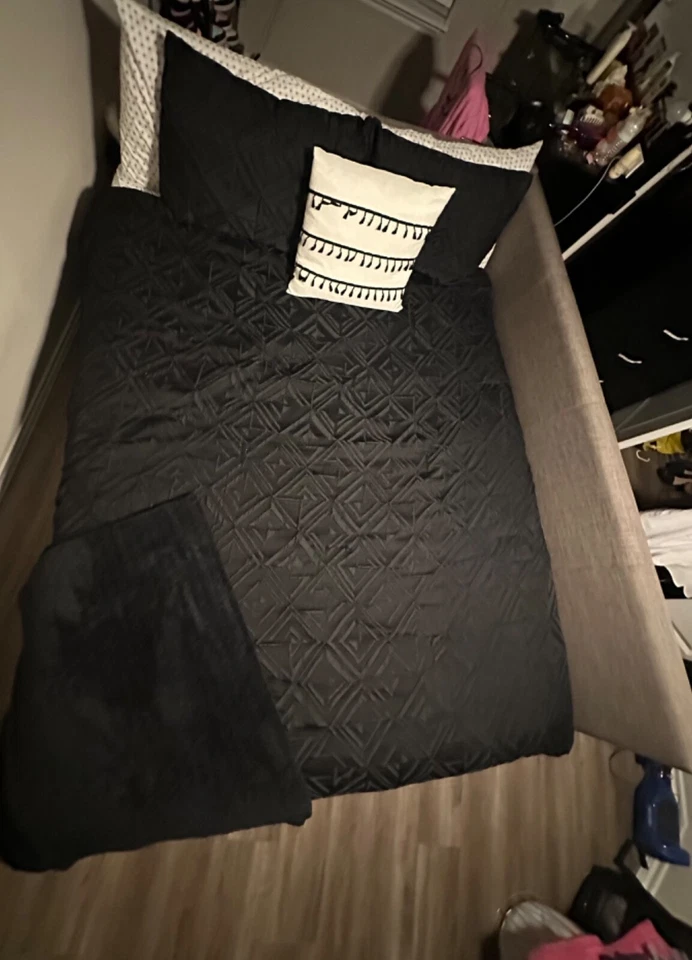 二手大号床架  — 第 4/4 张图片