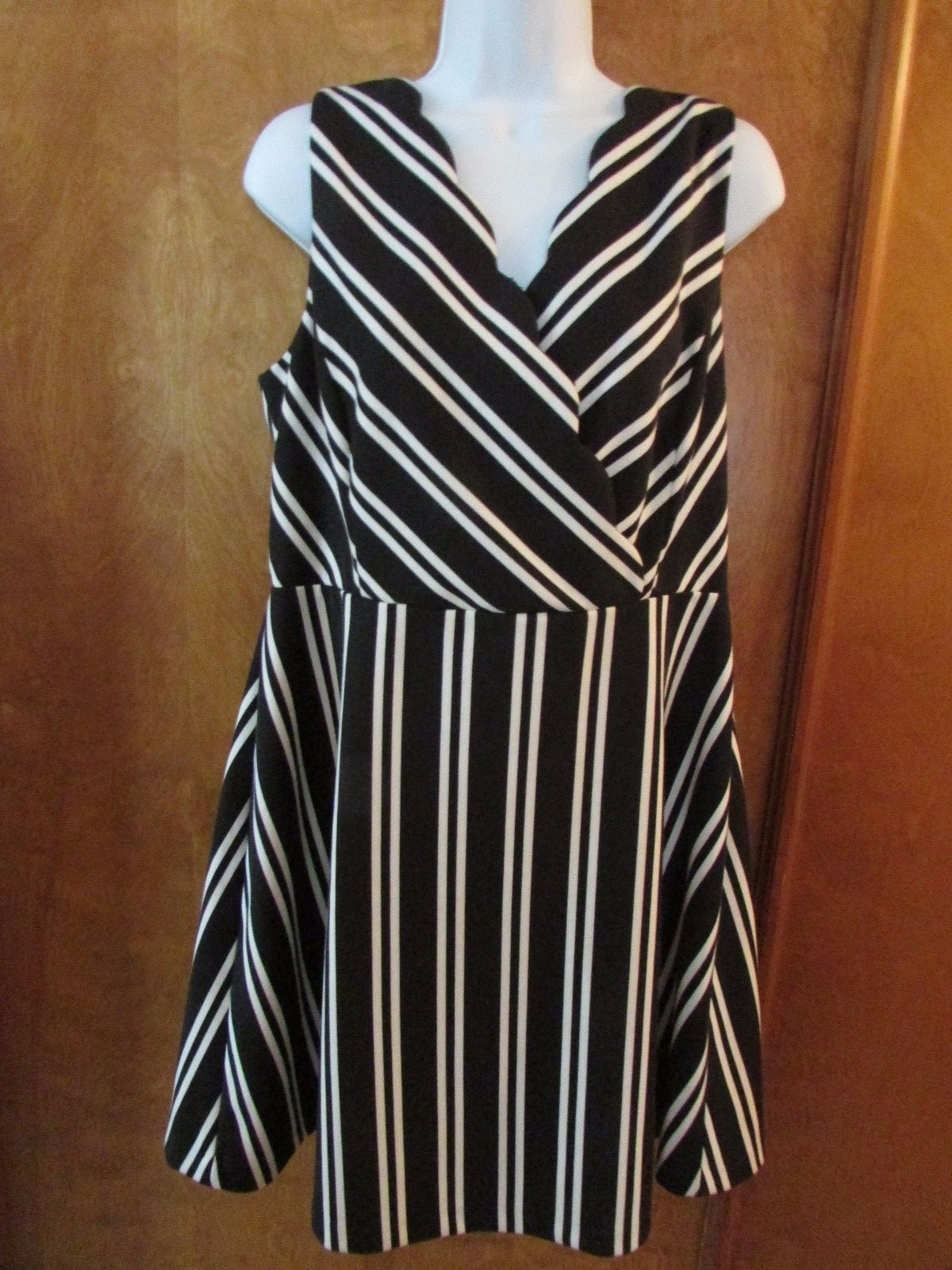 Picture 1 of 2