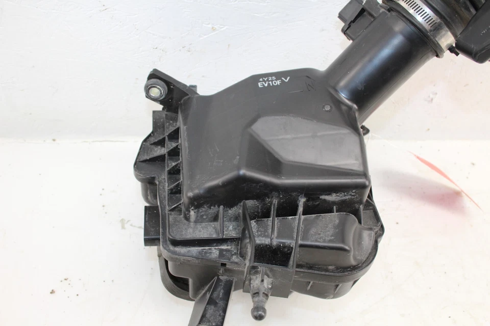 2011-2015 英菲尼迪 Q60 G37 Coupe 左空气盒 带软管 原始设备制造商 — 第 3/4 张图片