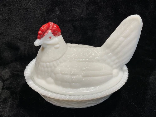 Vintage Westmoreland Hen On A Nest Covered Dish Milk Glass 5in Red Comb V-GOOD