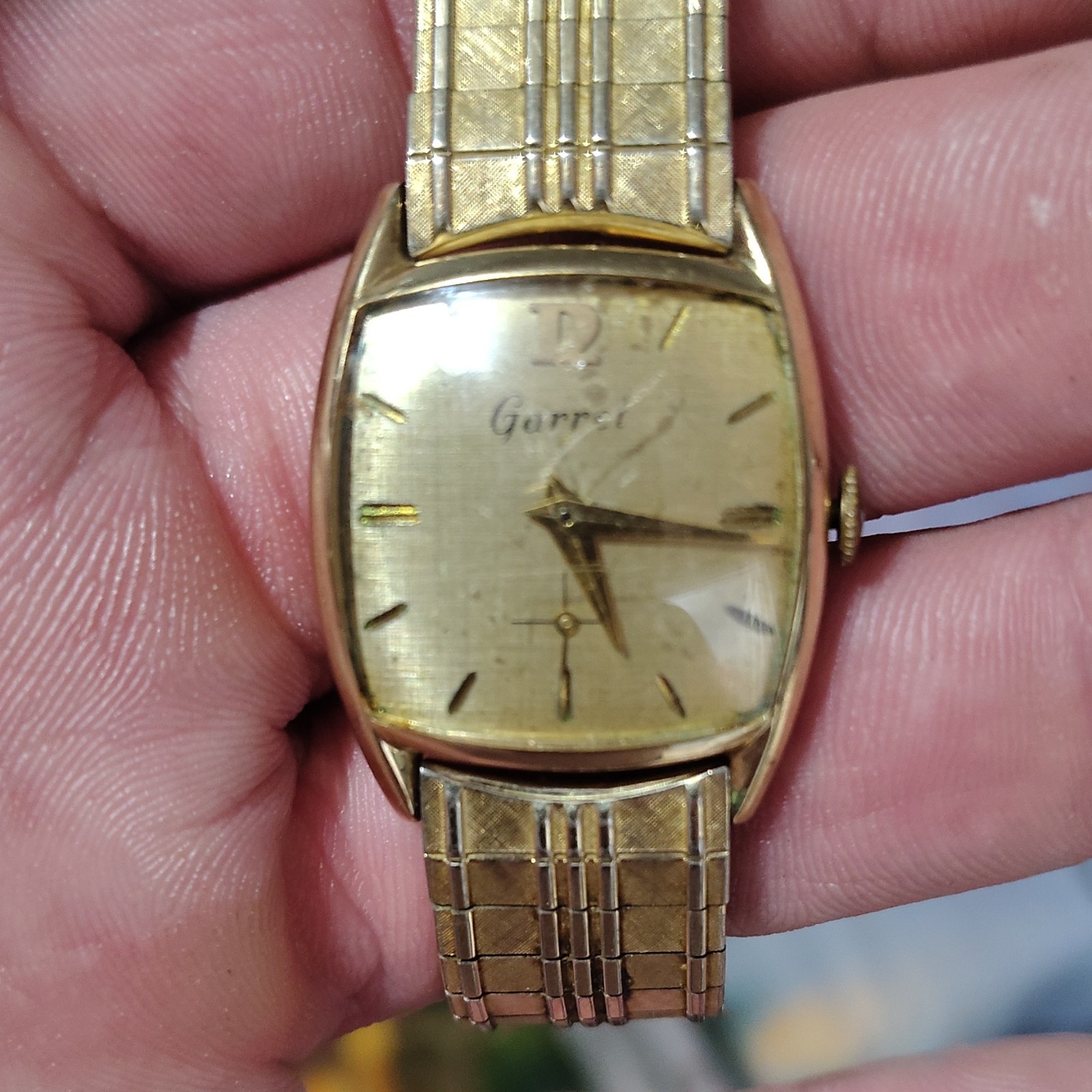 Gruen Vintage Gold Tone Men's Rectangle Analog Wristwatch Metal Bracelet