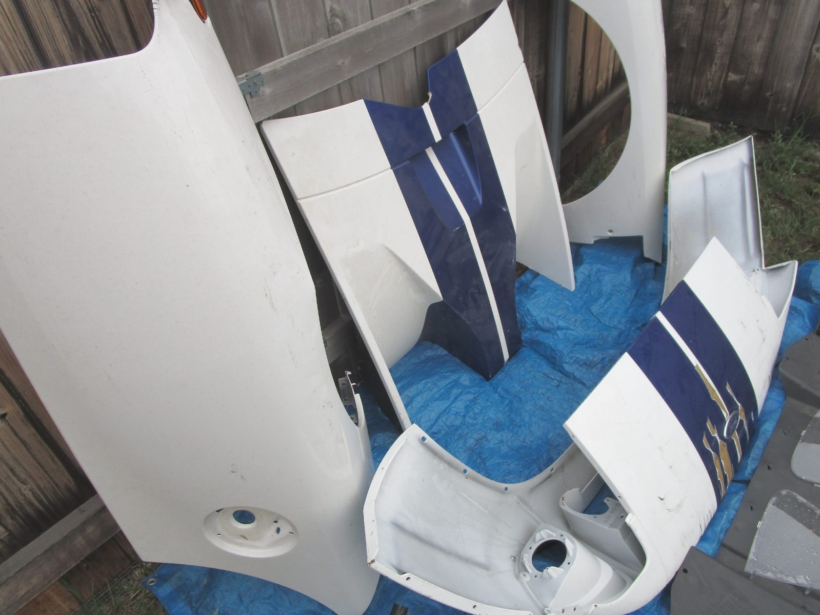 Ford GT 2005 Front Right Front splitters Pair