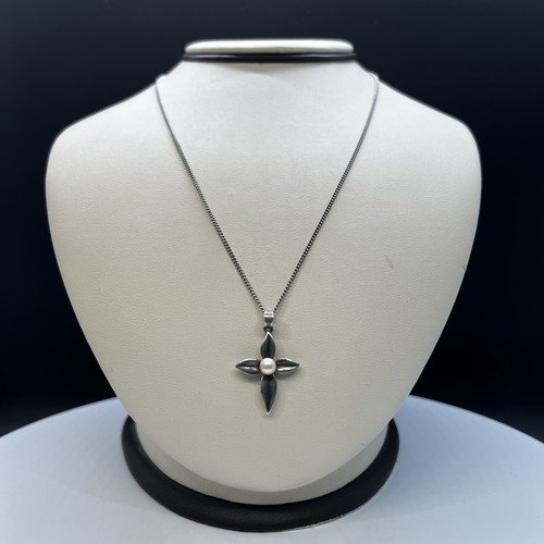Retired James Avery Sterling Silver Pearl Leaf Cross On 18” Necklace