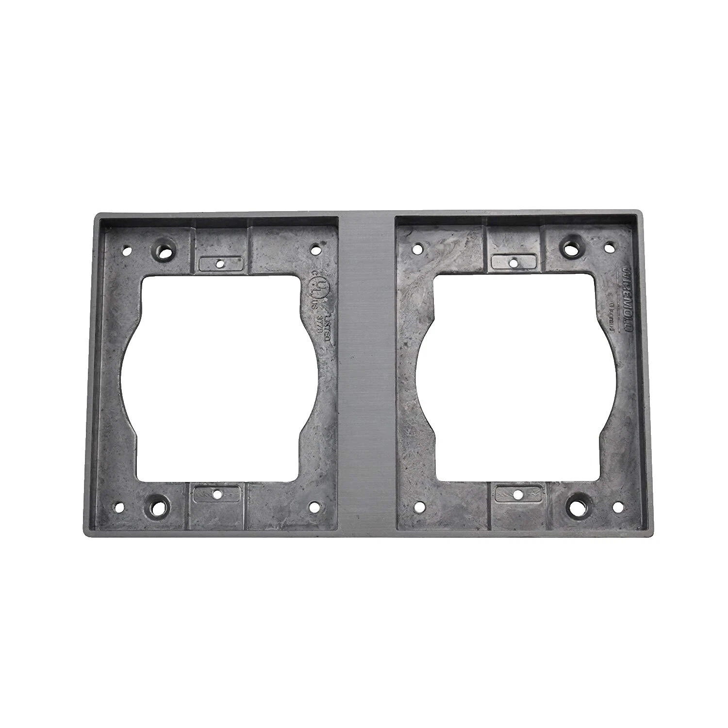 Receptáculos y enchufes eléctricos de Aluminio