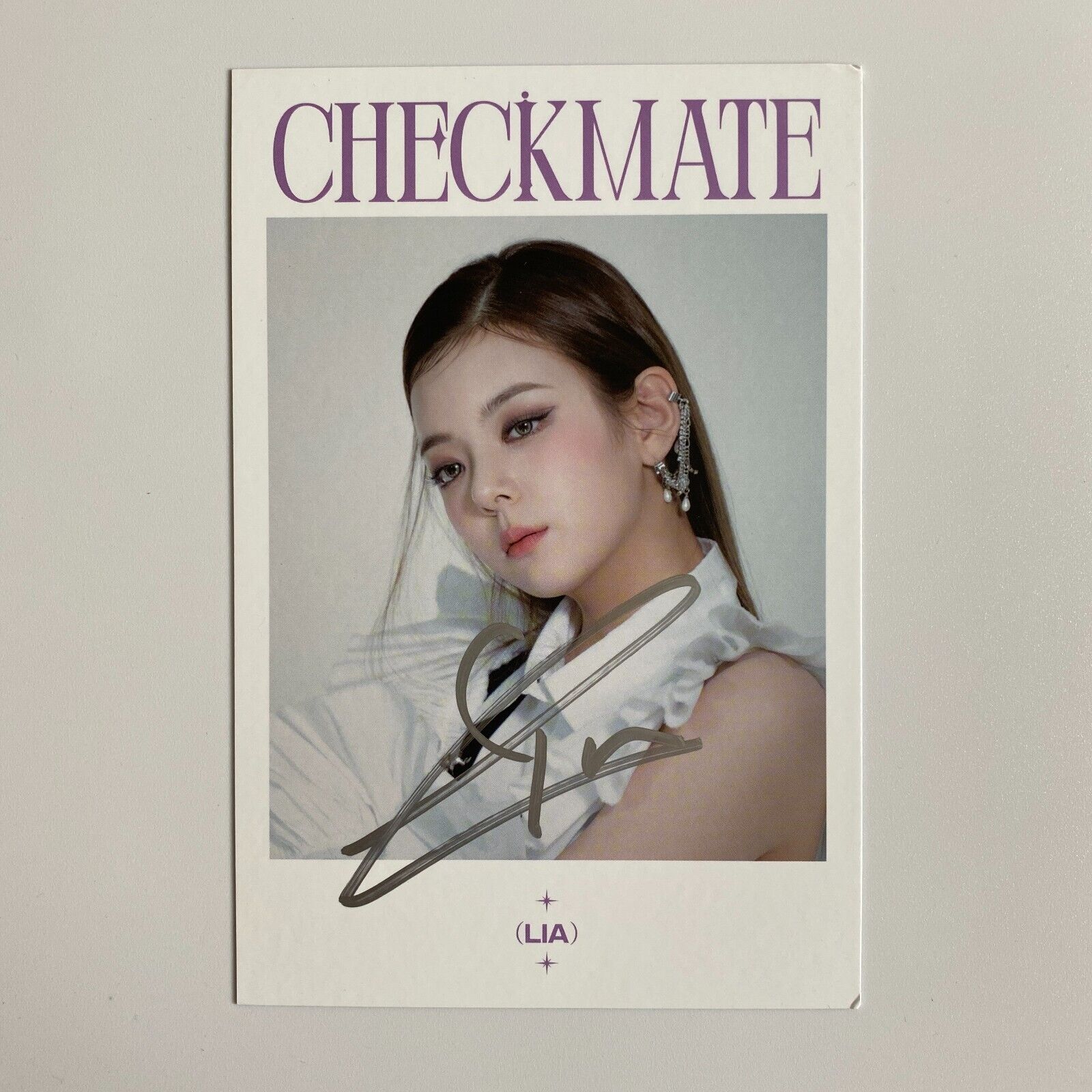 ITZY RYUJIN SIGNED 5TH MINI ALBUM 'CHECKMATE' OFFICIAL EVENT POSTCARD