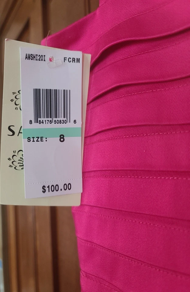 Vestido plisado bordado acampanado y calce rosa sangría - Talla 8 - Nuevo - Foto 3 de 4