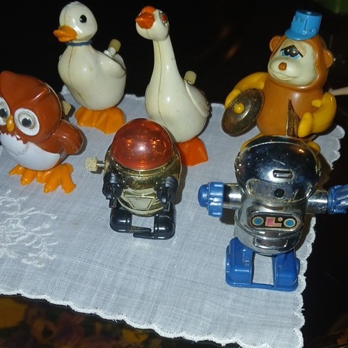 Lot of 5 Vintage Wind-Up Toys: 2 Robots, Owl, Duck, Goose Animal Figures