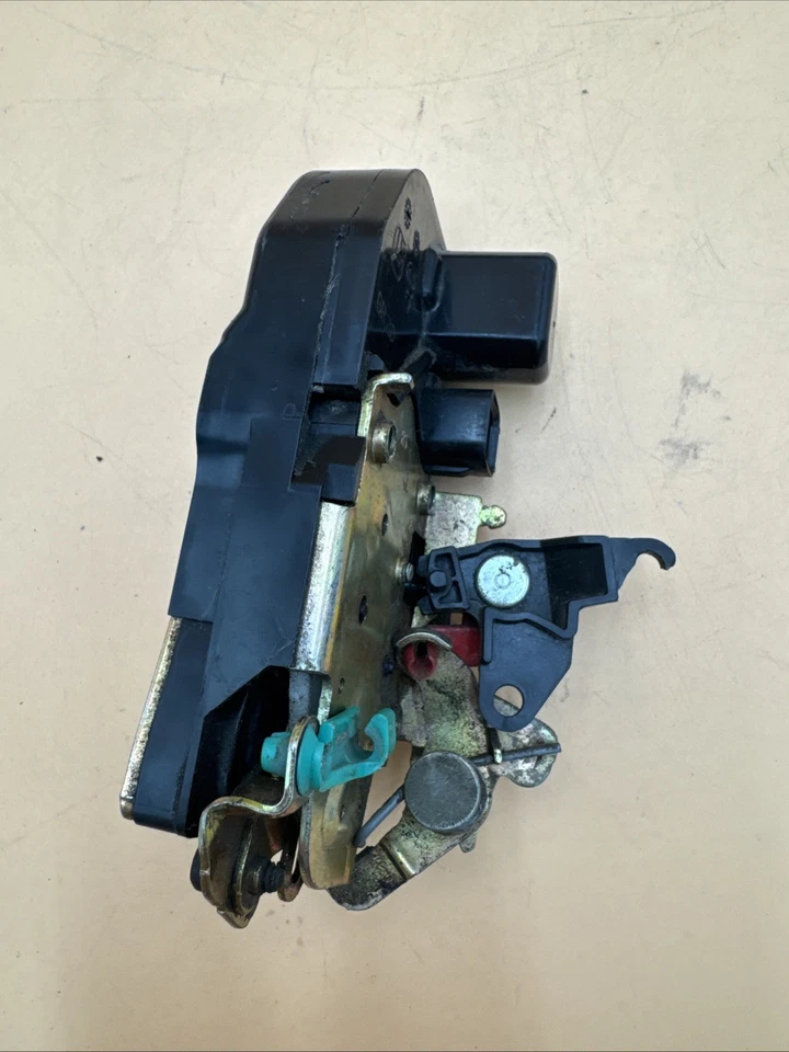 Dodge Charger 2007 conductores actuador de pestillo de puerta delantera derecha usado B204-9 Foto 4 de 4