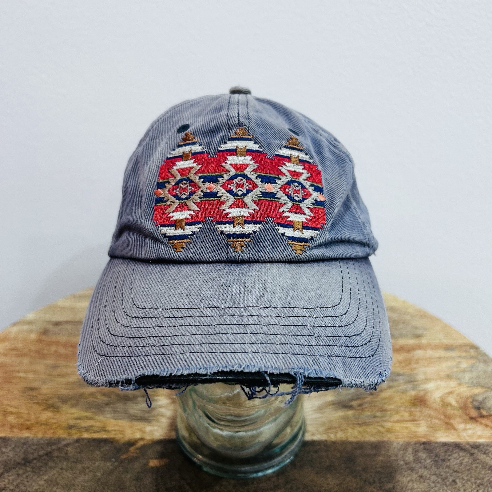 Distressed Pendleton Embroidered Southwestern Azt… - image 1