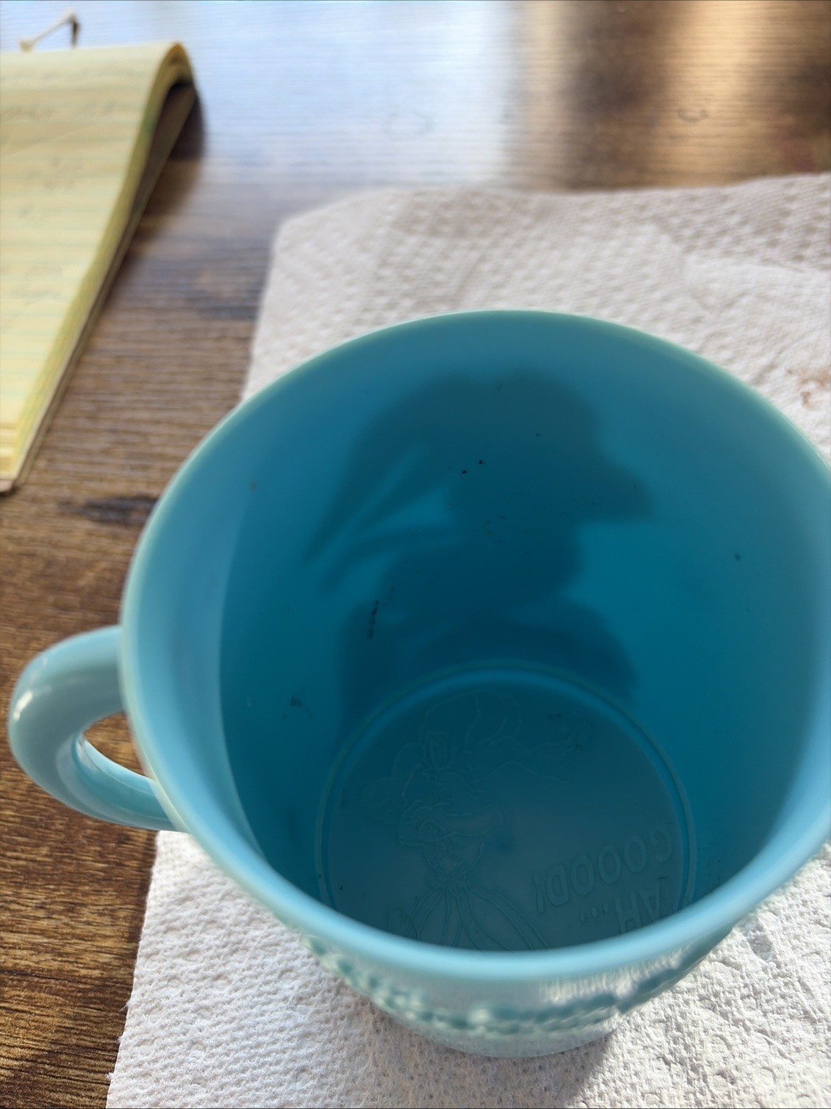 Vintage Nestle Nesquik 4" Plastic Mug Drinking Cup Ice Skating Bunny Rabbit Blue