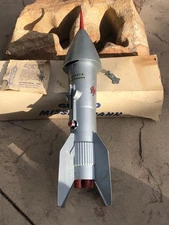 ASTRO MFG GUIDED MISSILE ROCKET COIN BANK W/ PINNACLE & KEY MINT 1ST SENECA BANK