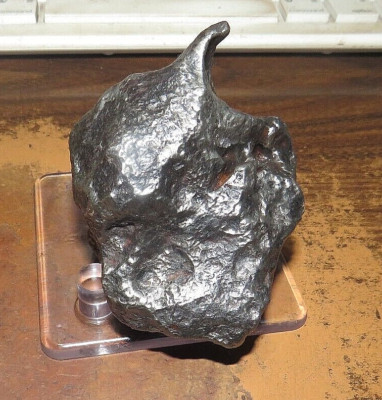 698 GM. CAMPO DEL CIELO METEORITE MUSEUM GRADE 1.5+ POUNDS STAND