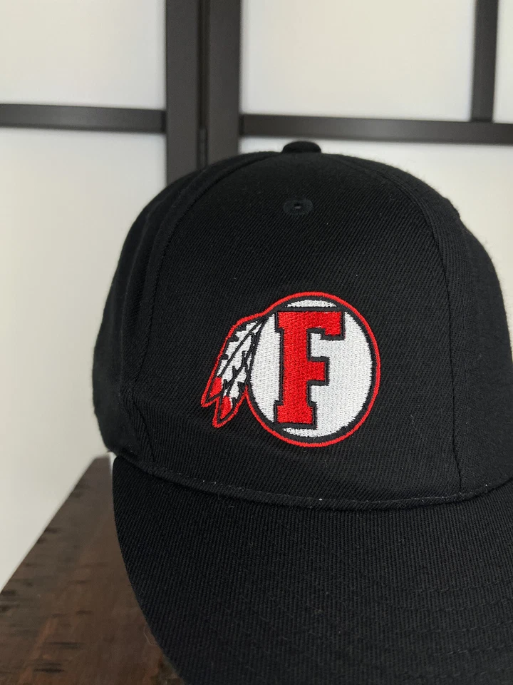 Gorra ajustada Fallbrook High School adulto 7 1/4 negra 210 mezcla de lana ajustada Foto 2 de 4