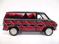 RACING CHAMPIONS - CUSTOM 1975 CHEVROLET VAN - 1/64 DIECAST