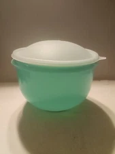 Vintage Tupperware Green Lettuce Bowl With  Lid