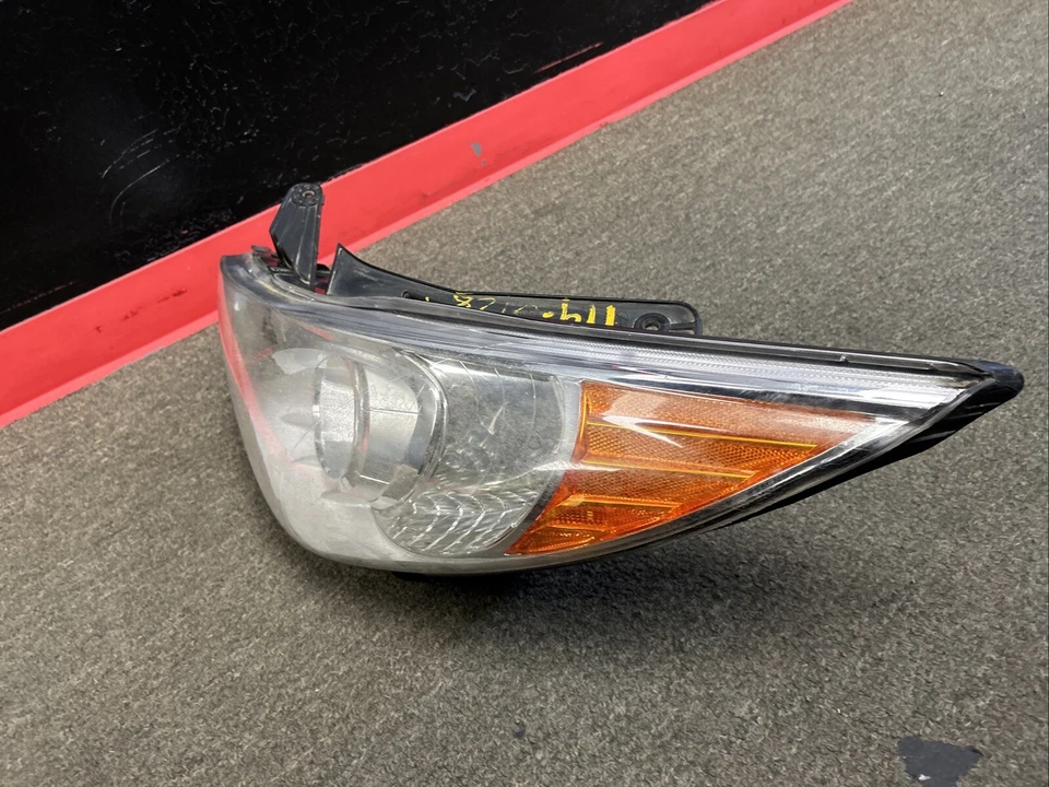 Conjunto de faros izquierdos Hyundai Sonata 2011-2014 borde blanco plateado Foto 2 de 4