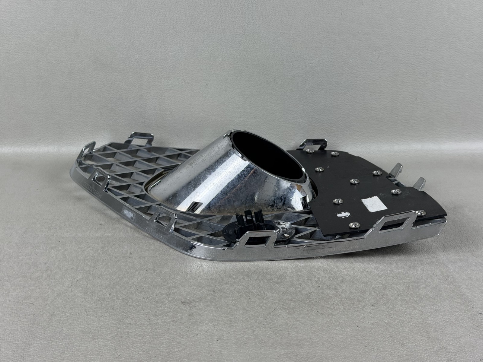 2021-2023 Bentley Bentayga Right Passenger RH Front Lower Side Chrome Grille OEM