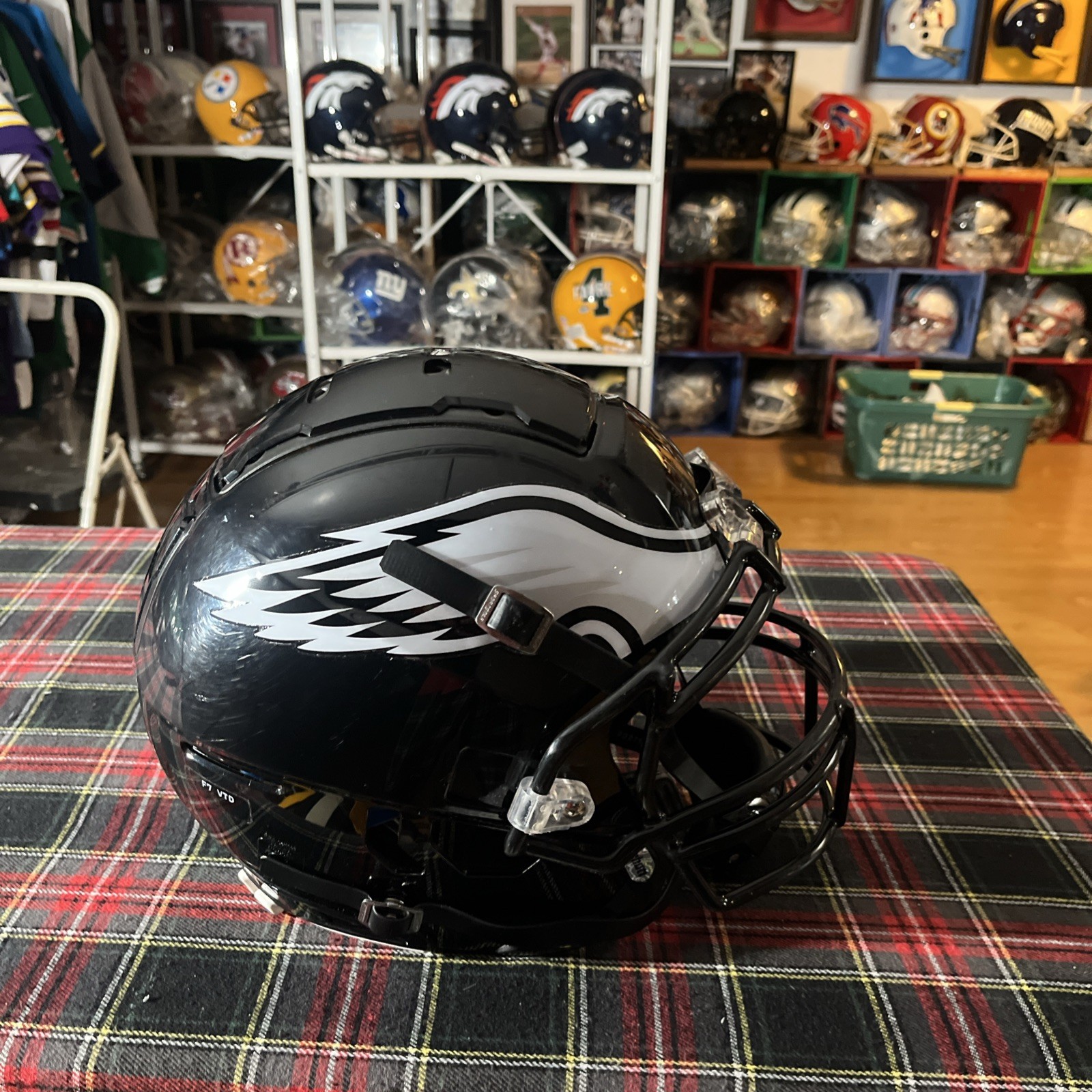 Philadelphia Eagles Alternate Black schutt f7 vtd adult football Helmet Xl