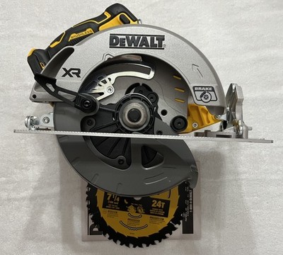 New Dewalt DCS590B 20V 20 Volt Max XR 7-1/4  Brushless Circular Saw With Blade