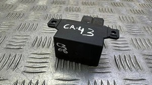 BMW 3 F30, F80 Lüfterrelais 9198302 3.00 2018 31843200