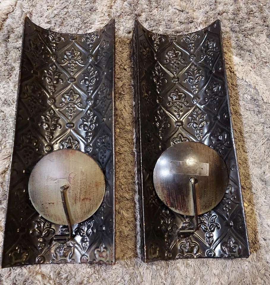 Juego de candelabros aplique de metal At Home America 12,75" x 5" Foto 2 de 3