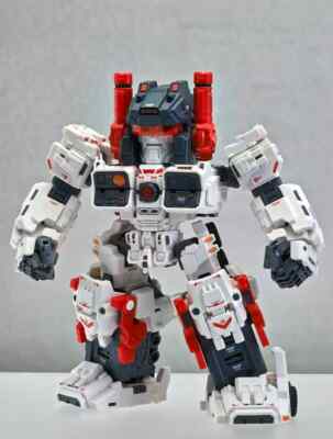 Master Made Sdt-01 Titan Mobile City Q Version Metroplex Action Figure In Stock