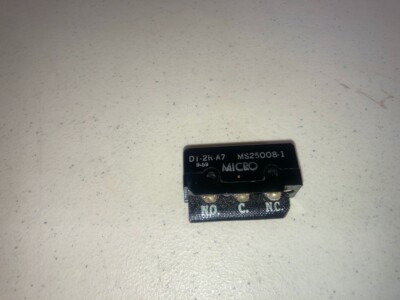 Micro Switch DT-2R-A7  MS25008-1  Basic Switch  10Amp 125/250V  Made in USA
