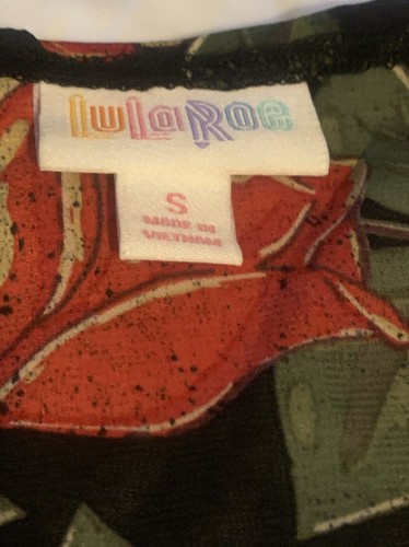 Lularoe Joy Open Front Vest Small Silky Red Flowers Green Black Christmas - Picture 2 of 6