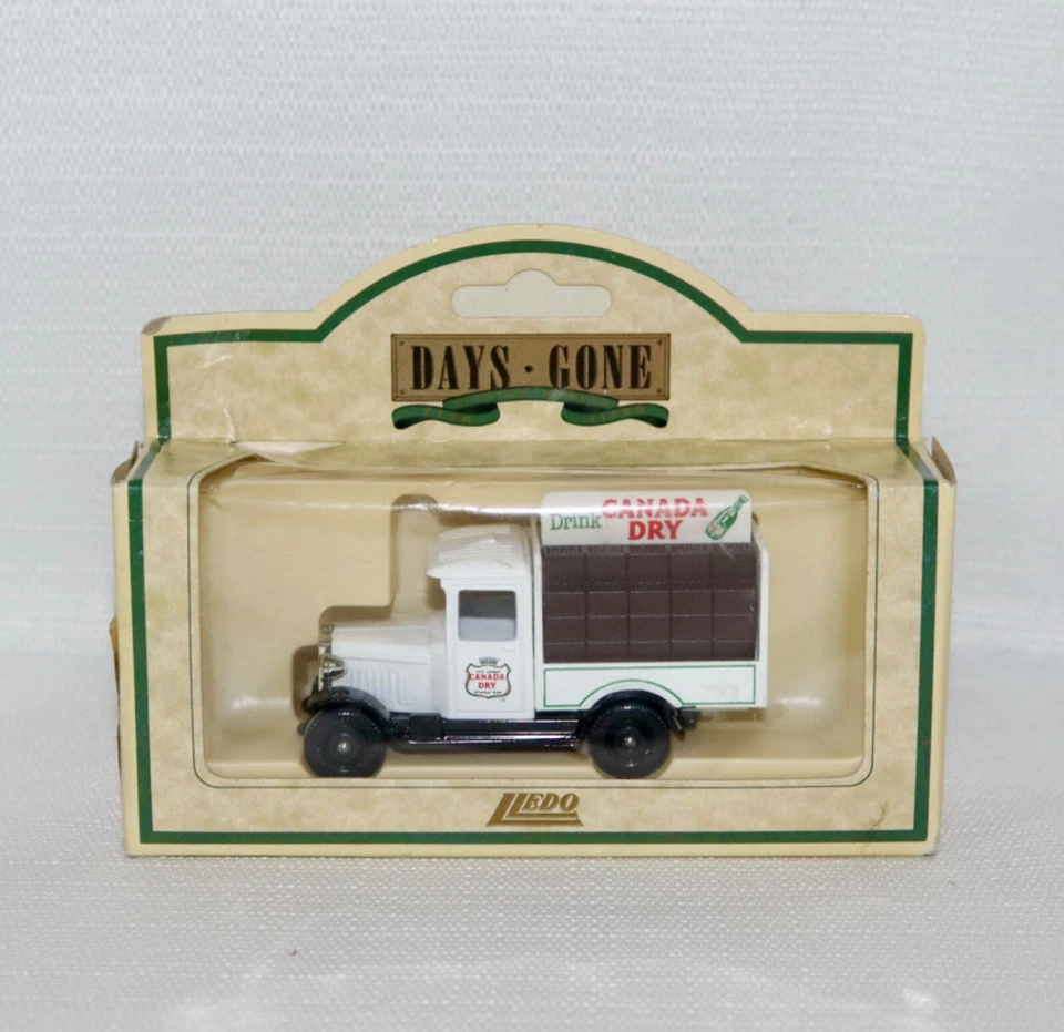 Lledo Days Gone ~ Canada Dry Gingerale 1934 Chevrolet furgoneta botella tarjeta sin perforar Foto 4 de 4