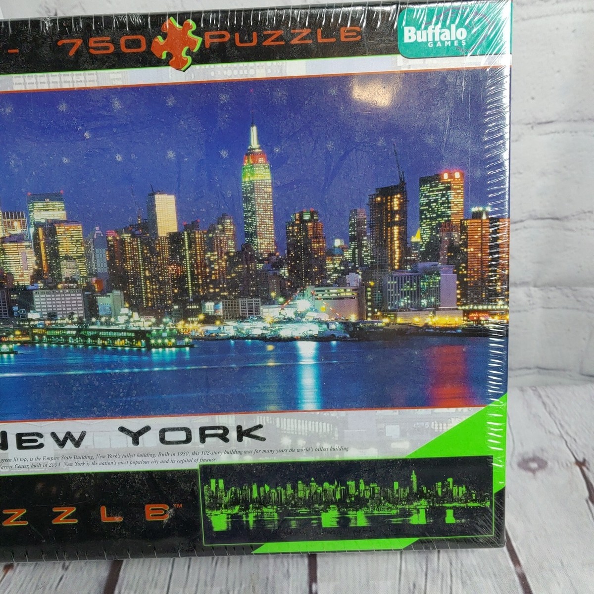 Buffalo Games パノラマパズル ニューヨーク市暗闇で光る 750P Amazon.com: Buffalo Games Panoramic Puzzle, New York City