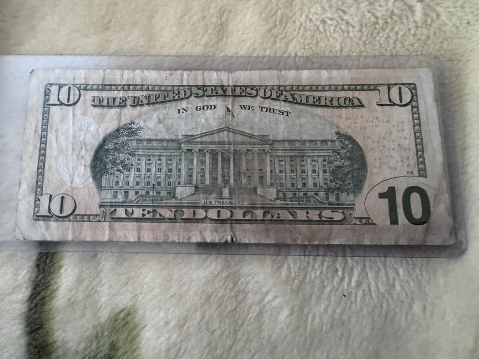 10 dollar bill mismatched color in serial number and seal series 2013 - Image 2 of 4