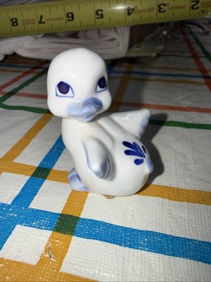 Vintage Miniature Ceramic Duckling  Blue & White Hand-Painted 2 SOLVAC CAL BIN4B