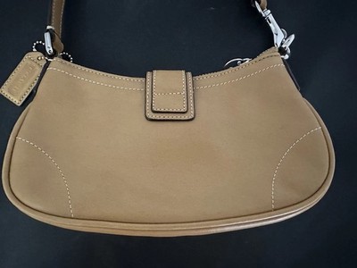 極美品Coach Demi Hampton buckle flap bag 極美品Coach Demi Hampton buckle flap bag - メルカリ