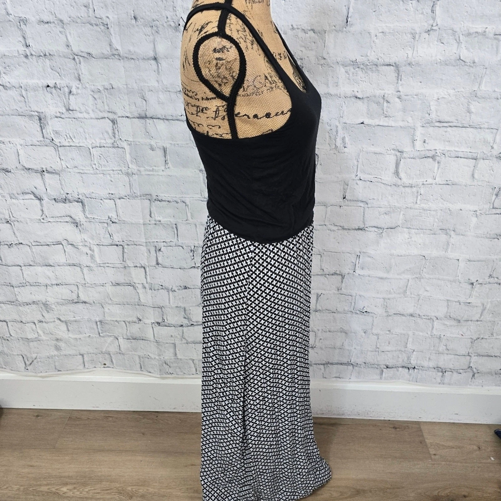 UNDERCOVER Maxi abito Victoria Secret taglia XS senza maniche racerback floreale A29