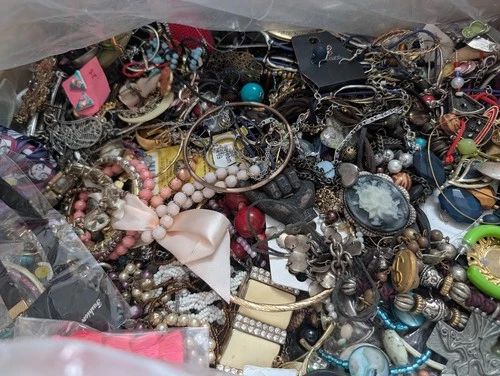 19.5 lbs Vtg-Newer Costume Jewelry Craft Junk Broken Tangled Beads Estate Lot