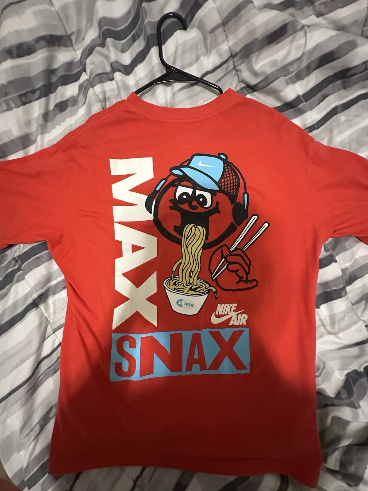 Nike Air Max Snax The Nike Tee Red Graphic Loose Fit Men's T-Shirt Size M