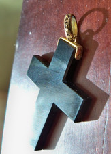 vintage victorian pendant black taille d'epargne cross VINTAGE jewelry  carved