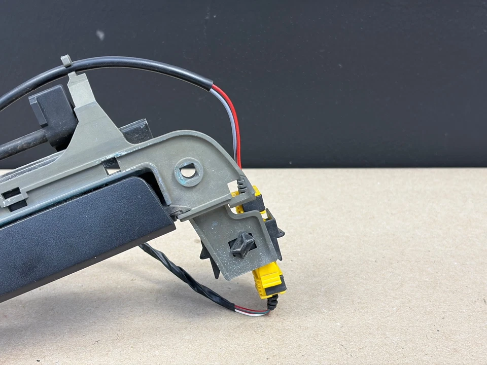 1996-2002 BMW Z3 passageiro direito lado direito exterior maçaneta da porta trava puxar - Imagem 3 de 4