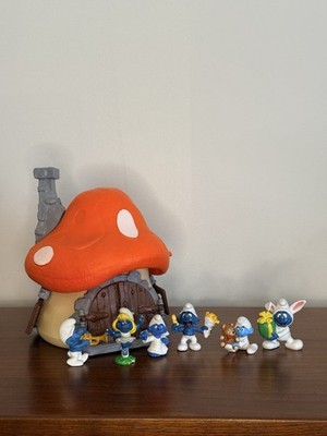 Lot of Vintage 1970s 1980s Schleich Smurfs PVC Figures & Mushroom Houses Peyo