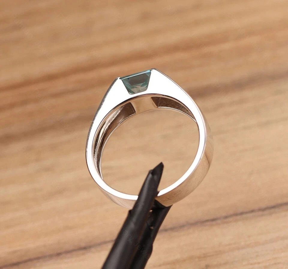 Anillo de hombre día del padre princesa enchapado en oro blanco de 14 quilates topacio azul creado en laboratorio Foto 3 de 4