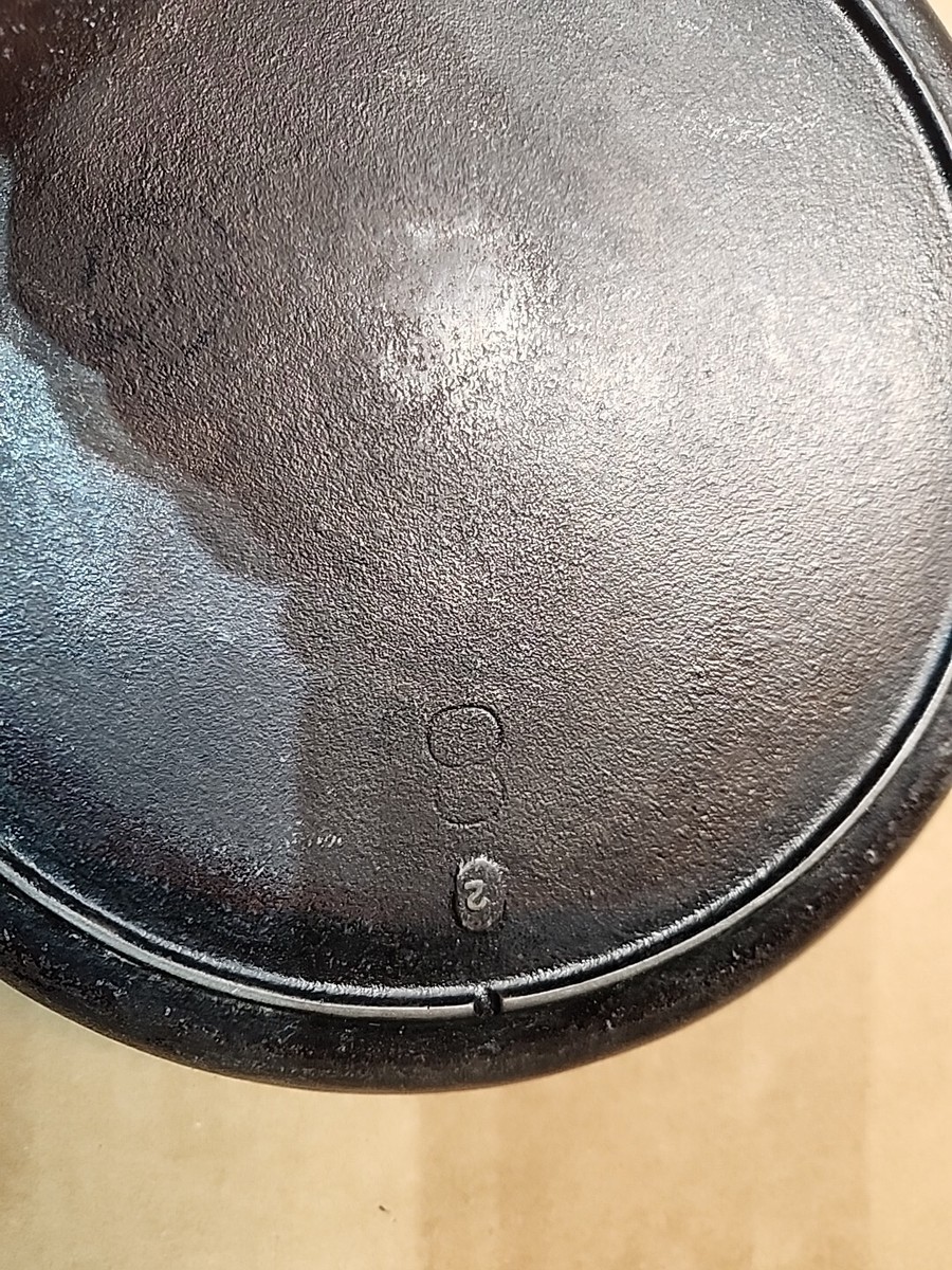 Vintage Lodge #8 Cast Iron Skillet 3-Notch Heat Ring Flat Vintage Lodge #8 Cast Iron Skillet 3-Notch Heat Ring Flat